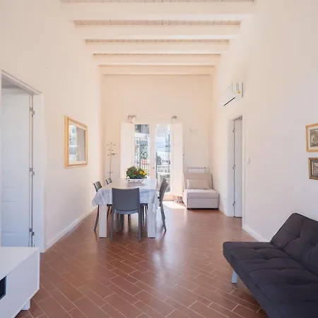 In Storica Lanterna Sul Mare * Palermo