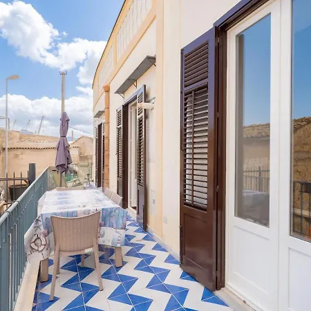 In Storica Lanterna Sul Mare Willa *